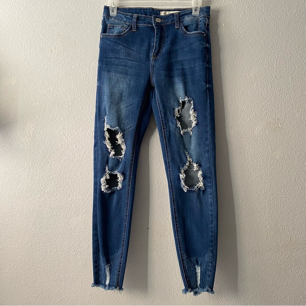 I & M Jeans | Women’s High Rise ripped Blue jeans Size 3